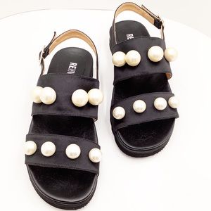 🆕{Renvy} Pearl Embellished Sandals